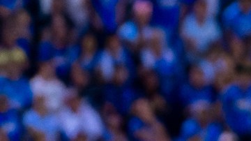 Ciudad de México a 23 de de mayo de 2024. Ángel Malagón y Uriel Antuna, durante el partido de ida de la final del torneo Clausura 2024 de la Liga BBVA MX, entre la Máquina Celeste del Cruz Azul y las Águilas del América, realizado en el estadio Ciudad de los Deportes. Foto: Imago7 / Diego Padilla