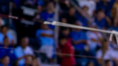 Ciudad de México a 23 de de mayo de 2024. Willer Ditta y Julián Quiñones, durante el partido de ida de la final del torneo Clausura 2024 de la Liga BBVA MX, entre la Máquina Celeste del Cruz Azul y las Águilas del América, realizado en el estadio Ciudad de los Deportes. Foto: Imago7 / Diego Padilla