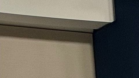 Alisha Wang Saville de Free Press Action, Laura Rearwin Ward, de Ojai Valley News, senadora Catharine Blakespear, senador Steve Glazer, Lance Knobel, presidente de Cityside Journalism Initiative, Nadia Taha, directora de Media Guild West, y Steve Waldman, presidente de Rebuild Local News. (Foto Office of Senator Steve Glazer)