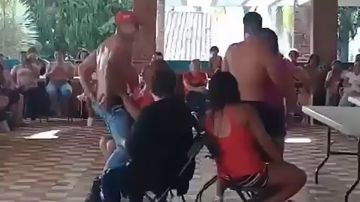 strippers bailando