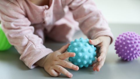 Descubren una forma de diagnosticar el autismo a los 6 meses de edad: de qué se trata