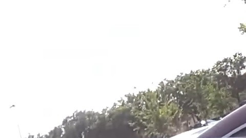 VIDEO: Dramático rescate de niño de un año atrapado en un auto caliente en Florida