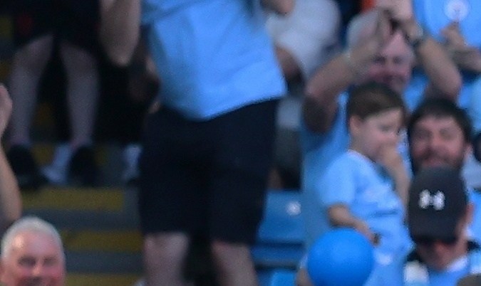 Los jugadores del Manchester City celebrando una de sus anotaciones delante de sus aficionados en el Etihad Stadium.