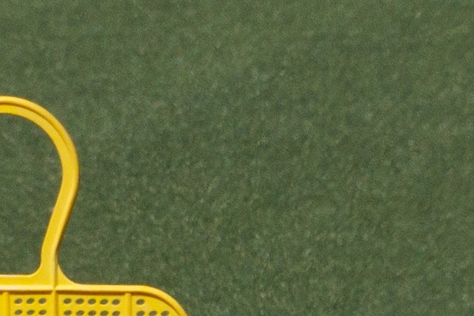 Carlo Ancelotti durante un momento del entrenamiento que realizó este martes el Real Madrid en las instalaciones del equipo merengue en la capital española.