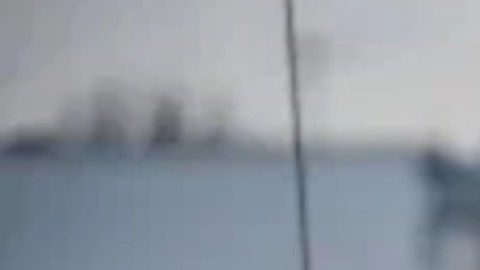 Las autoridades encontraron al menor abandonado en un negocio de Lomita.