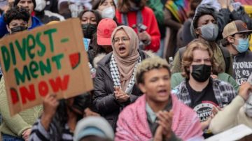 Los manifestantes piden a sus universidades "desinvertir en Israel".