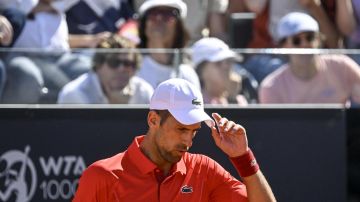 Rome (Italy), 12/05/2024.- Novak Djokovic of Serbia looks on as he plays against Alejandro Tabilo of Chile (not pictured) during their men's singles match at the Italian Open tennis tournament in Rome, Italy, 12 May 2024. (Tenis, Italia, Roma) EFE/EPA/ALESSANDRO DI MEO