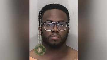 Director de una escuela privada de Florida acusado de asfixiar, golpear y abofetear a un estudiante
