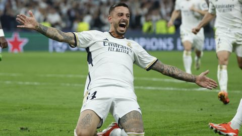 MADRID, 08/05/2024.- El delantero del Real Madrid Joselu celebra su segundo gol durante el encuentro correspondiente a la vuelta de las semifinales de la Liga de Campeones que Real Madrid y Bayern de Múnich disputan hoy miércoles en el estadio Santiago Bernabéu, en Madrid. EFE/JUANJO MARTIN