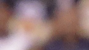 MEX5967. PUEBLA (MÉXICO), 26/04/2024.- Alberto Herrera (d) de Puebla disputa el balón con Kevin Álvarez (i) de América este viernes, durante un partido de la jornada 17 del torneo mexicano de fútbol en el estadio Cuauhtémoc, en Puebla (México). EFE/Hilda Ríos