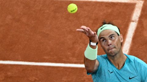 Paris (France), 27/05/2024.- Rafael Nadal of Spain in action during his Men's Singles 1st round match against Alexander Zverev of Germany during the French Open Grand Slam tennis tournament at Roland Garros in Paris, France, 27 May 2024. (Tenis, Abierto, Francia, Alemania, España) EFE/EPA/CAROLINE BLUMBERG