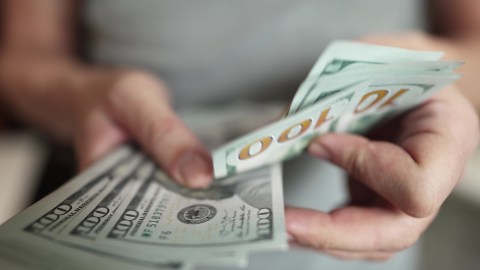 El arte de manifestar puede ayudarte a incrementar tus ingresos.