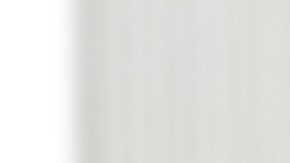 Mano sostiene membresía de Costco.