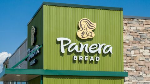 Fachada de un restaurante de Panera.