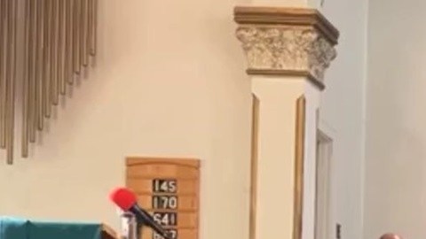 Hombre que apuntó con un arma a un pastor en Pensilvania acusado de matar a tiros a su primo