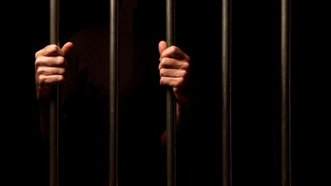 Hombre de Arizona condenado a cadena perpetua por enterrar viva a su esposa
