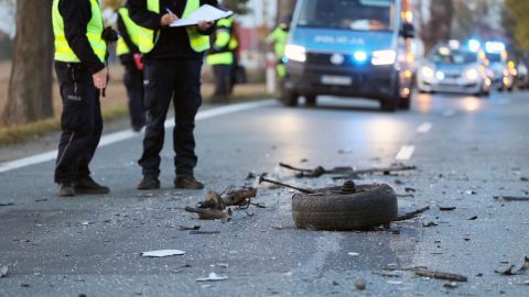 Automóvil en sentido contrario chocó contra una camioneta en Idaho: 6 muertos y 10 heridos