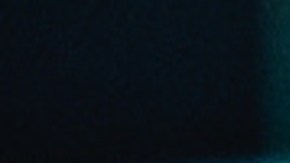 YouTube en pantalla de smartphone con videos de noticias, consumo digital de noticias en México