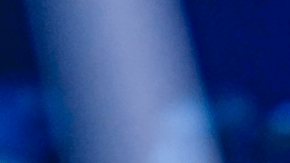 Pepe Aguilar y Ángela Aguilar se abrazan durante la gala de la Persona del Año de la Academia Latina de la Grabación en honor a Laura Pausini en Sevilla, España. Wednesday, Nov. 15, 2023.