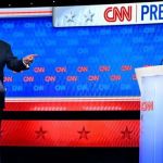 Trump y Biden en el escenario del estudio de la cadena CNN en Atlanta en el que se celebró el debate.