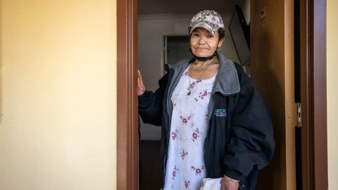 Hay una conexión entre la violencia doméstica y el desamparo. ( Fotos Condado de LA)