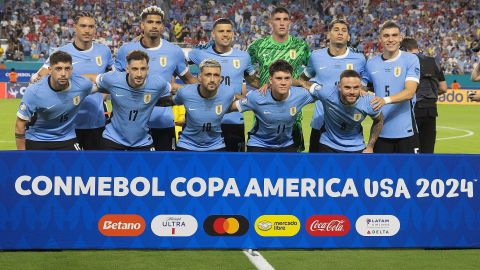 Miami (United States), 23/06/2024.- Uruguay starting players pose before the first half of the CONMEBOL Copa America 2024 group C match between Uruguay and Panama, in Miami, Florida, USA 23 June 2024. EFE/EPA/CRISTOBAL HERRERA-ULASHKEVICH