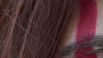 Una mujer en una protesta contra las violencias contra las mujeres en Roma.