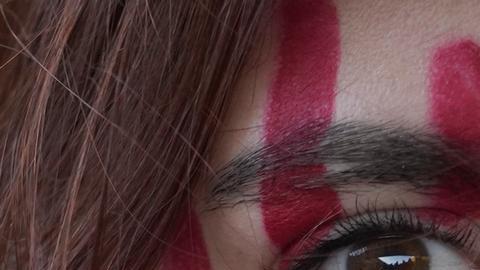 Una mujer en una protesta contra las violencias contra las mujeres en Roma.