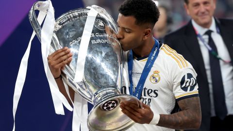 El delantero brasileño Rodrygo Goes celebrando luego de haber conquistado la Champions League el sábado en Londres.