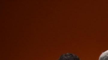 AME1312. LOS ÁNGELES (ESTADOS UNIDOS), 02/06/2024.- Ciudadanos emiten su voto en las elecciones generales mexicanas este domingo, en Los Ángeles (Estados Unidos). Miles de mexicanos en EE.UU. intentan votar este domingo en las elecciones de su país, en una jornada llena de problemas técnicos del sistema y filas interminables de varias horas en los consulados de ciudades como Washington, Los Ángeles o Nueva York. EFE/ Octavio Guzmán