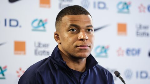 Kylian Mbappé hablando en rueda de prensa este martes desde la concentración de la Selección de Francia.