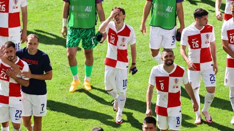 Hamburg (Germany), 19/06/2024.- Luka Modric (C) of Croatia reacts after the UEFA EURO 2024 group B match between Croatia and Albania in Hamburg, Germany, 19 June 2024. (Croacia, Alemania, Hamburgo) EFE/EPA/FILIP SINGER