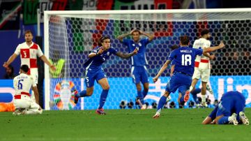 Los jugadores de la Selección de Italia celebrando el gol que los mete en los octavos de final de la Eurocopa 2024.