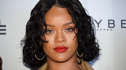 Rihanna sorprendió con un nuevo estilo de cabello tras el lanzamiento de Fenty Hair