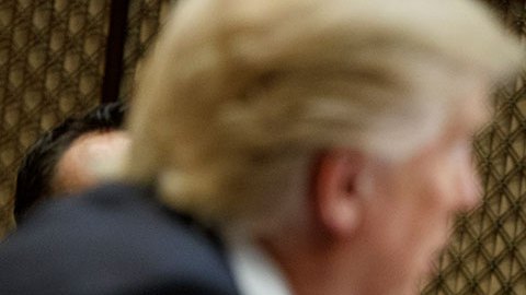 Steve Bannon, exasesor de Trump, se declara "preso político" un día antes de tener que ingresar en prisión