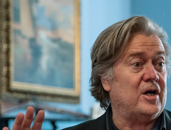 Juez ordena a Steve Bannon que ingrese a prisión en julio para que cumpla con su sentencia de desacato