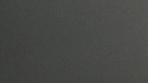 Óliver Torres besa una de las copas de Europa que ha ganado en su carrera.