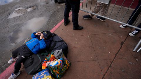 Tribunal ordena a EE.UU. indemnizar con más de $1.5 millones a dos niños detenidos en la frontera