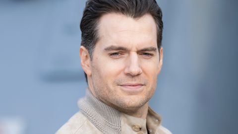 Henry Cavill está emocionado por convertirse en padre y pidió consejos de paternidad