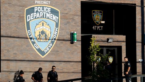 Migrante disparó a dos policías de Nueva York durante una persecución a pie en Queens