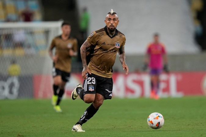 Arturo Vidal regresó al fútbol chileno con el Colo Colo esta temporada después de un largo paso por el balompié de Brasil.