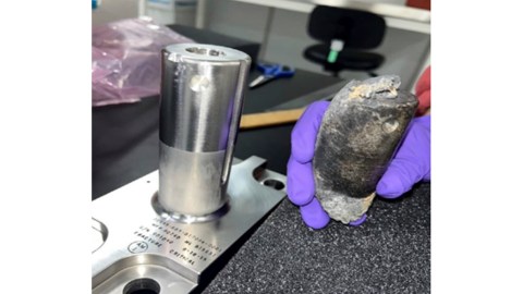 Familia hispana de Florida demanda a la NASA por basura espacial que impactó y dañó su casa