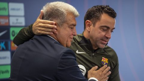 Joan Laporta y Xavi Hernández.