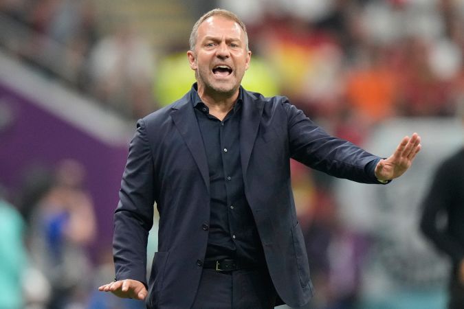 La más reciente experiencia de Hansi Flick en un banquillo fue con la Selección de Alemania que disputó la Copa del Mundo Qatar 2022 sin mucha suerte.