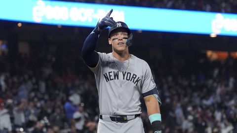 New York Yankees' Aaron Judge gestures after hitting a home run against the San Francisco Giants during the sixth inning of a baseball game in San Francisco, Friday, May 31, 2024. (AP Photo/Jeff Chiu)