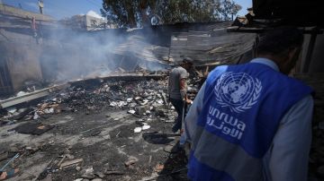Ataque israelí deja al menos 27 muertos en una escuela de la ONU en el centro de la Franja de Gaza