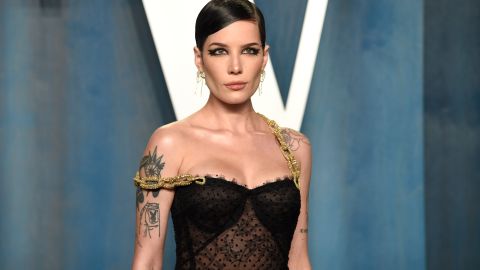 Halsey comparte su diagnóstico de lupus y se abre a sus fans: “Es un milagro estar viva”