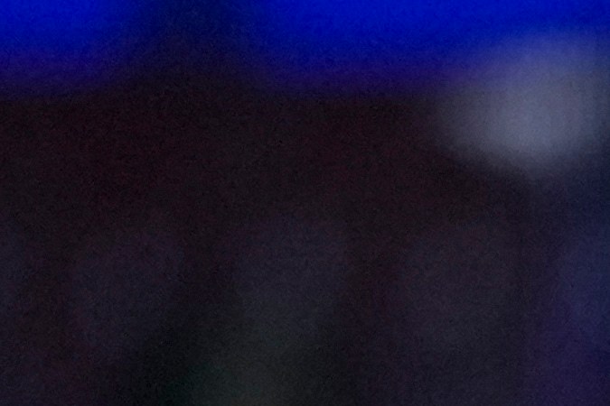 El delantero argentino Lionel Messi en medio de tres defensores de Canadá en el partido que abrió la acción del Grupo A de la Copa América Estados Unidos 2024.