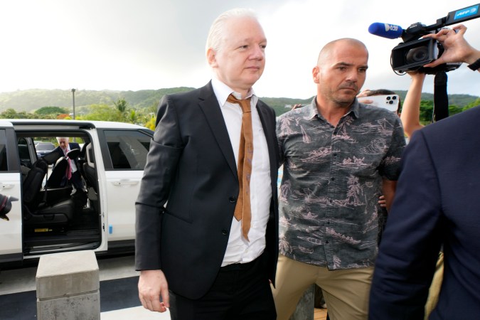 Assange se declara culpable como parte de un acuerdo con EE.UU. para volver a Australia