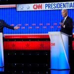 Donald Trump y Joe Biden durante el debate organizado por CNN.